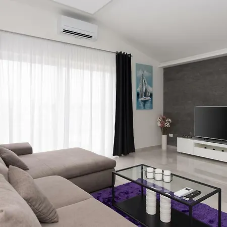 Apartment Anchor *